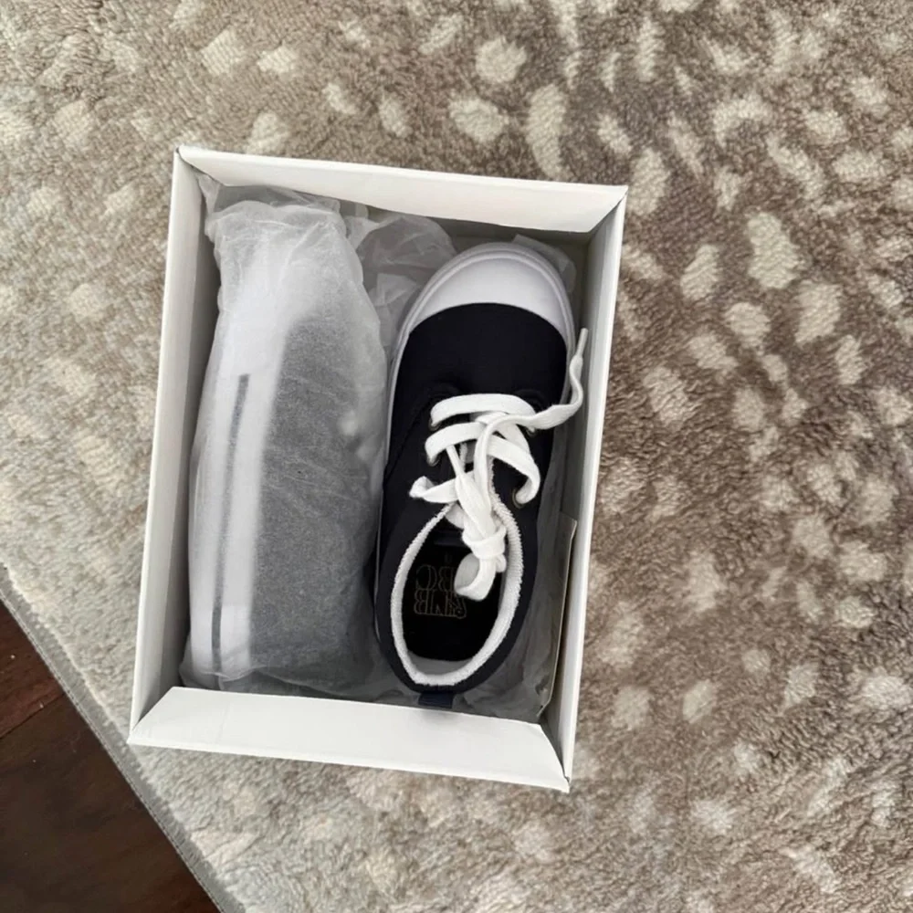 The Beaufort Bonnet Company Navy and White Kids Sneakers